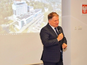 Dyrektor Czesław Płygawko podczas przemówienia na uroczystości otwarcia Centrum Zdrowia Psychicznego